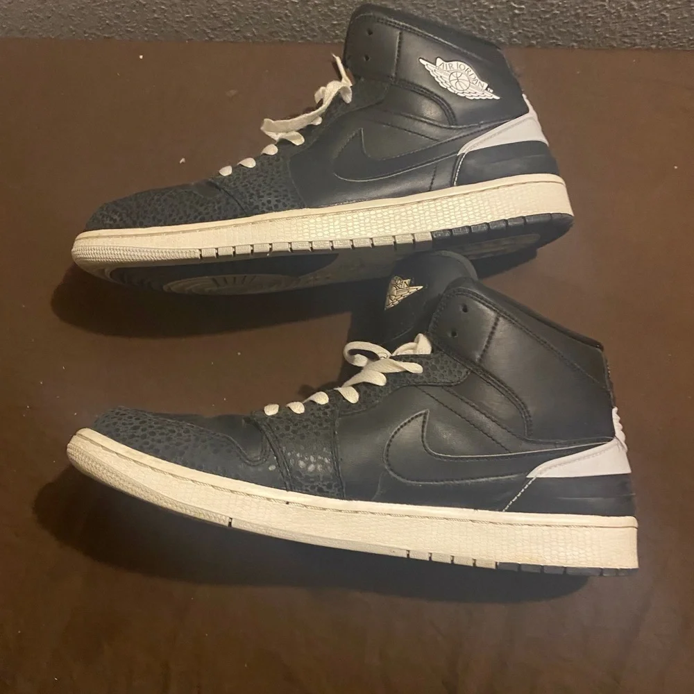 Jordan Black and White Men's Sneakers Air Jordan 1 Low 86 Pure Platinum - Picture 6 of 11